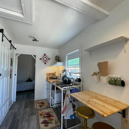 Petite Guesthouse With Kitchenette And Private Bathroom Lake Isabella Exteriér fotografie